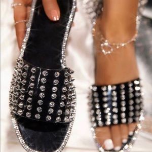 Spike stud jelly slides